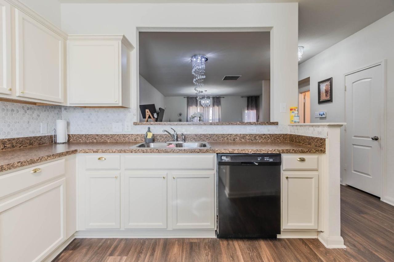 Luxury 5Br Dallas Retreat With Business Amenities - Perfect For Business Travelers, Families & Groups Bagian luar foto
