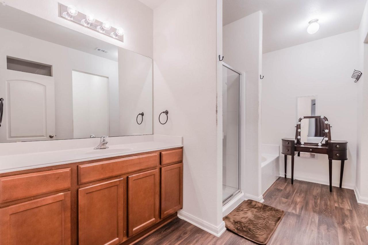 Luxury 5Br Dallas Retreat With Business Amenities - Perfect For Business Travelers, Families & Groups Bagian luar foto