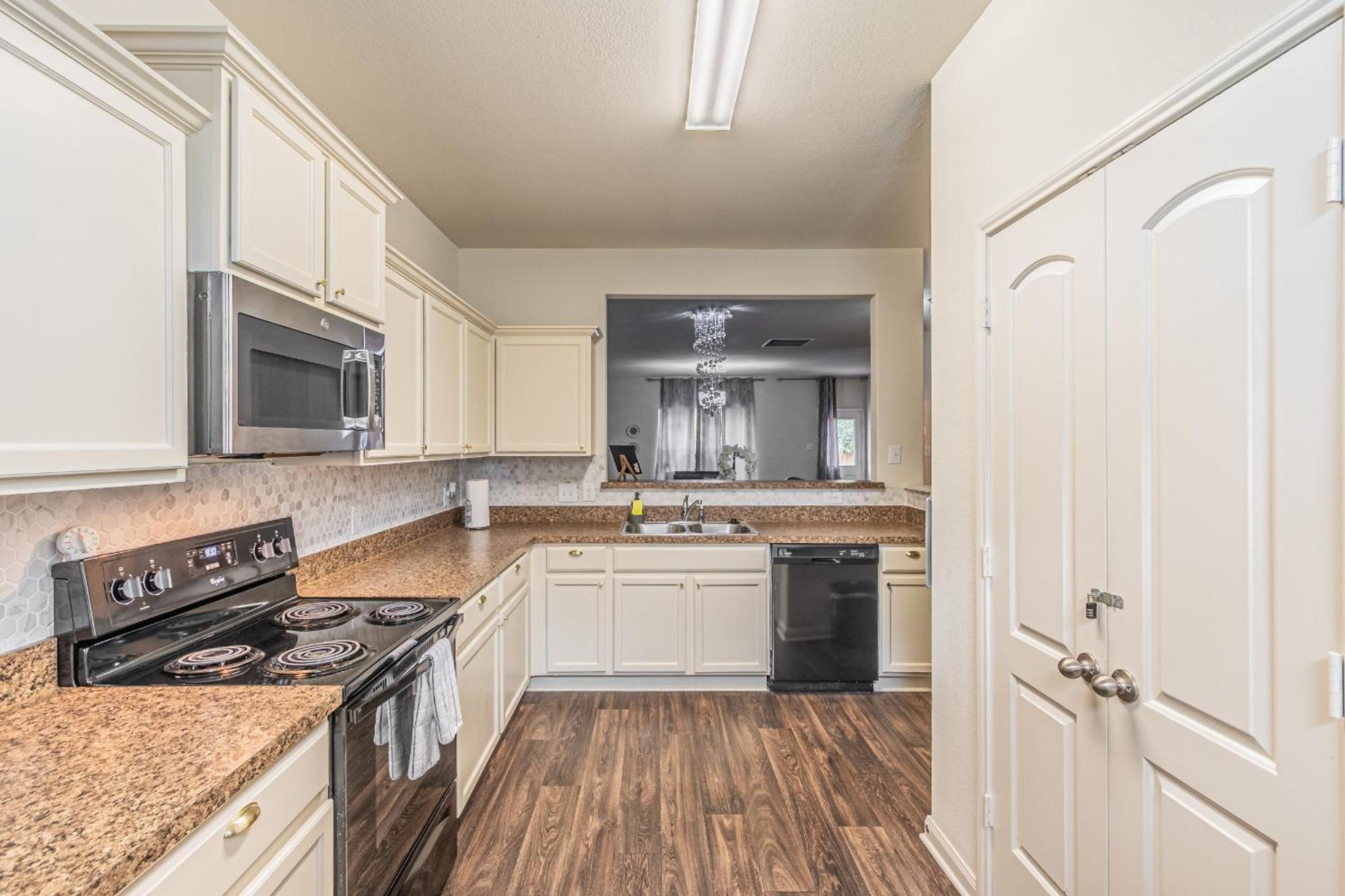 Luxury 5Br Dallas Retreat With Business Amenities - Perfect For Business Travelers, Families & Groups Bagian luar foto