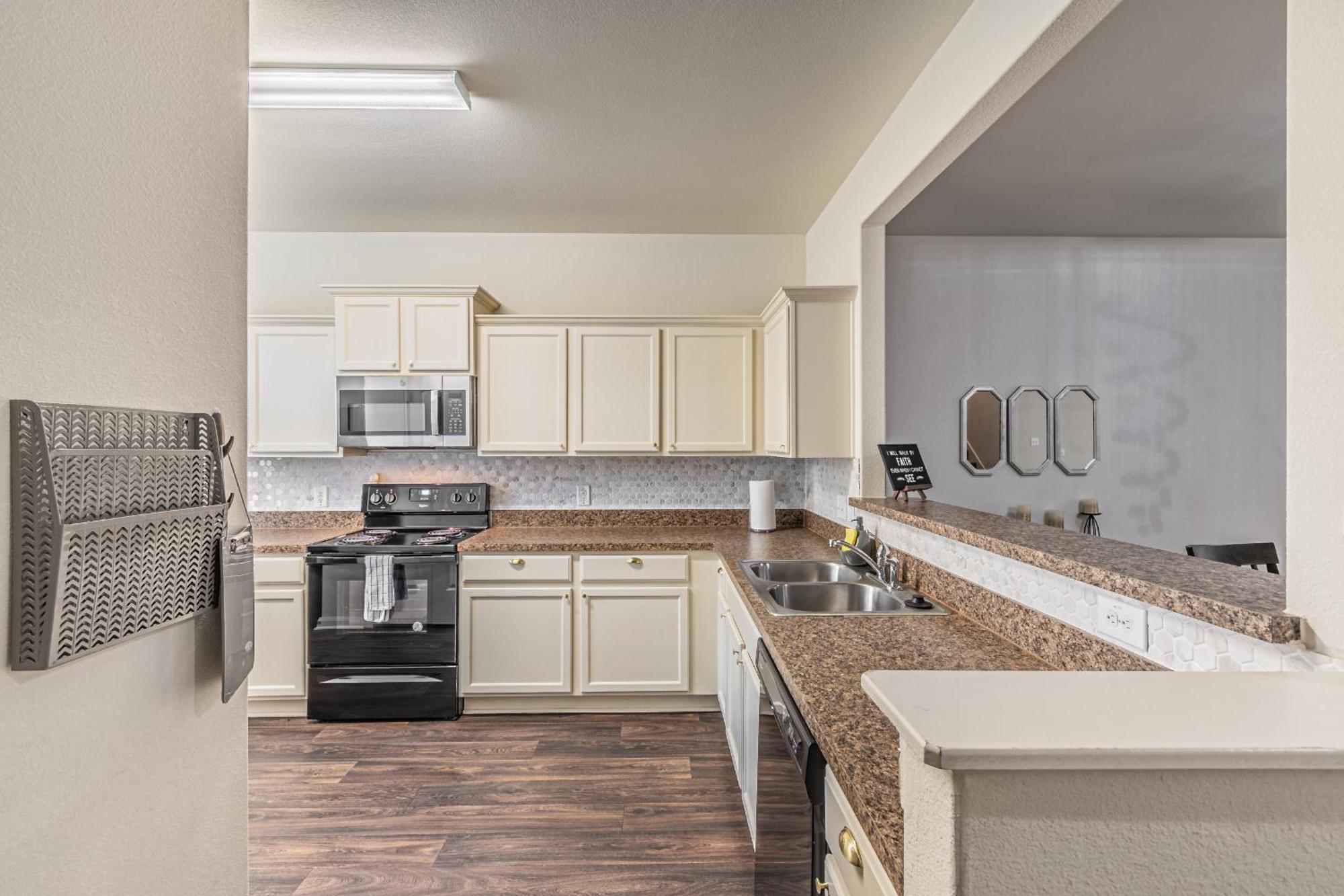 Luxury 5Br Dallas Retreat With Business Amenities - Perfect For Business Travelers, Families & Groups Bagian luar foto